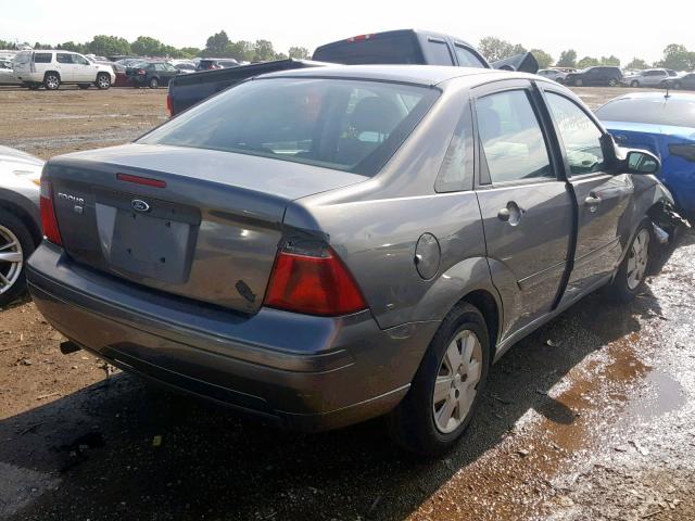 1FAFP34N07W264927 - 2007 FORD FOCUS ZX4 GRAY photo 4