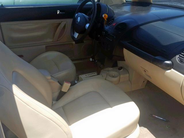 3VWCK31C04M409908 - 2004 VOLKSWAGEN NEW BEETLE WHITE photo 5