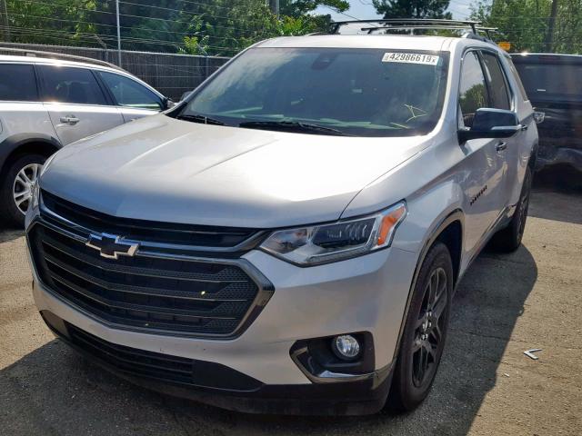 1GNEVJKW7JJ132951 - 2018 CHEVROLET TRAVERSE P SILVER photo 2