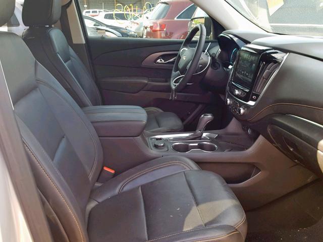 1GNEVJKW7JJ132951 - 2018 CHEVROLET TRAVERSE P SILVER photo 5