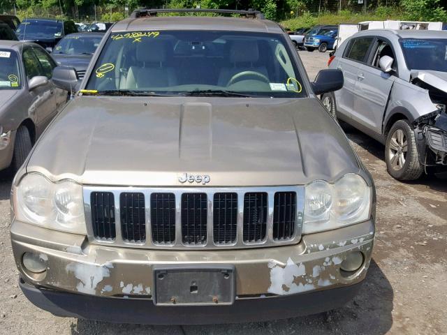 1J4HR58245C654012 - 2005 JEEP GRAND CHER GOLD photo 9