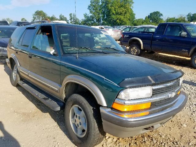 1GNDT13W1W2103477 - 1998 CHEVROLET BLAZER GREEN photo 1