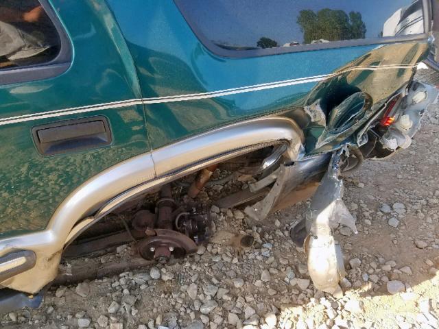 1GNDT13W1W2103477 - 1998 CHEVROLET BLAZER GREEN photo 9