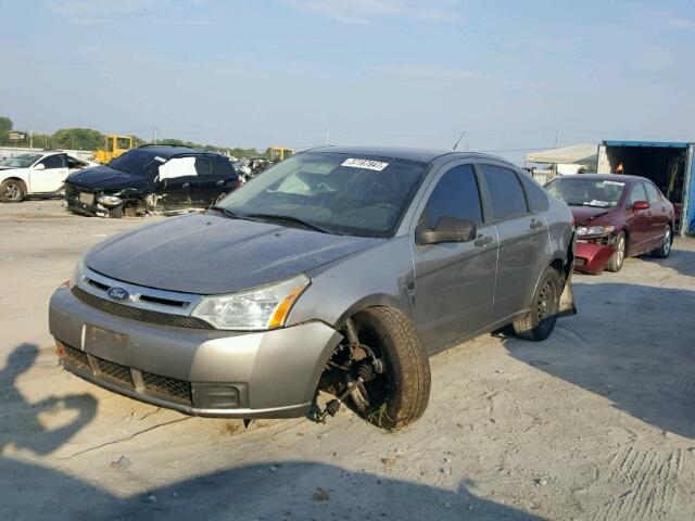 1FAHP34N28W142855 - 2008 FORD FOCUS S/SE MAROON photo 2