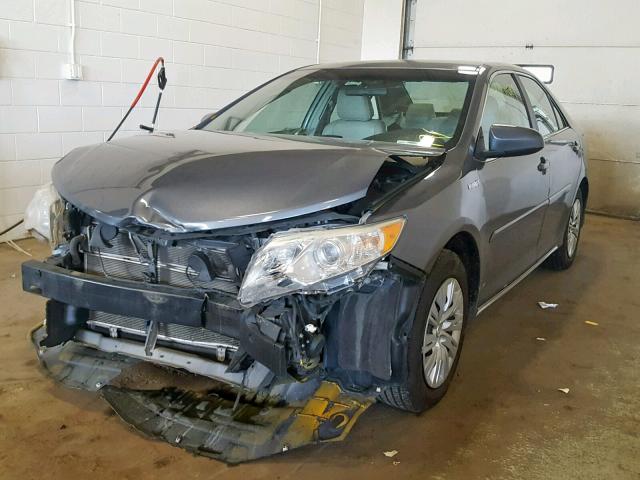 4T1BD1FK4DU071479 - 2013 TOYOTA CAMRY HYBR GRAY photo 2