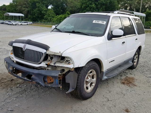 5LMRU27A9YLJ09842 - 2000 LINCOLN NAVIGATOR WHITE photo 2