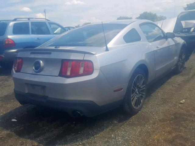 1ZVBP8CFXB5133337 - 2011 FORD MUSTANG GT SILVER photo 4