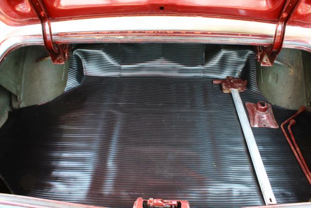 266576P221354 - 1966 PONTIAC GRAN PRIX BURGUNDY photo 9