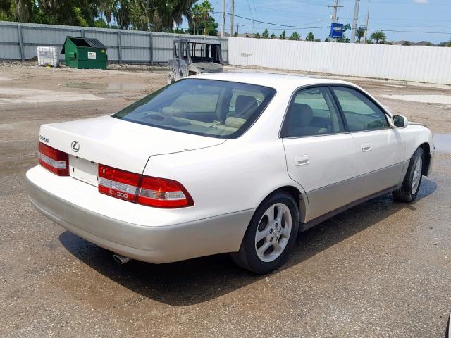 JT8BF28G210335328 - 2001 LEXUS ES 300 WHITE photo 4