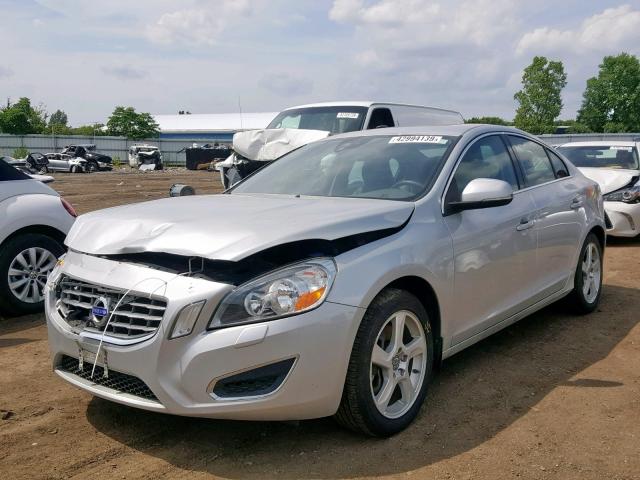 YV1622FS0C2111577 - 2012 VOLVO S60 T5 SILVER photo 2