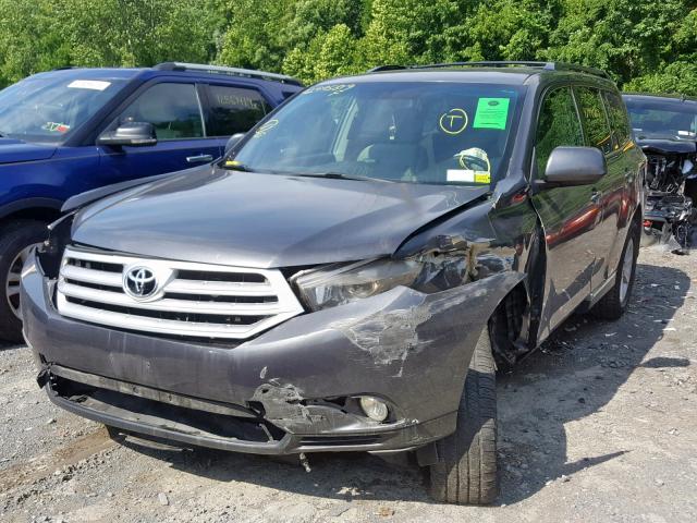 5TDBK3EH0BS043904 - 2011 TOYOTA HIGHLANDER GRAY photo 2