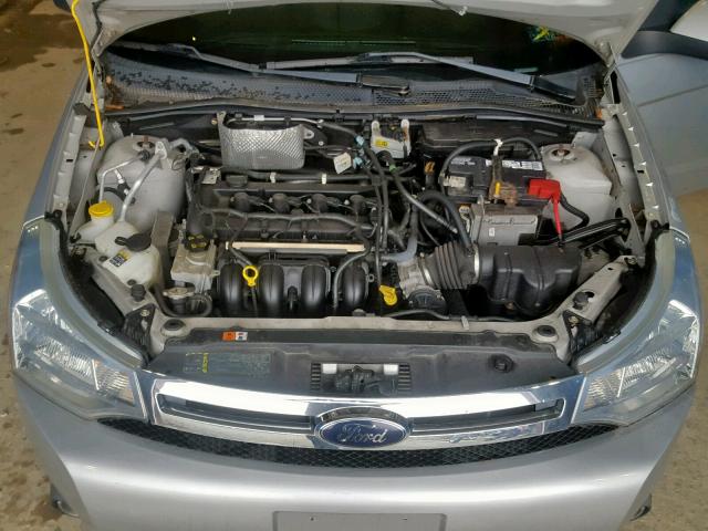 1FAHP36N89W246586 - 2009 FORD FOCUS SES SILVER photo 7