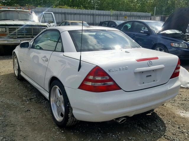 WDBKK65F41F202128 - 2001 MERCEDES-BENZ SLK 320 WHITE photo 3