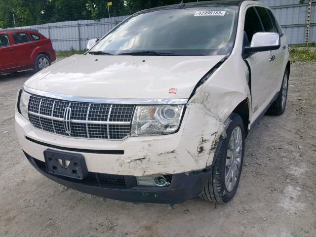 2LMDU88C58BJ03105 - 2008 LINCOLN MKX WHITE photo 9