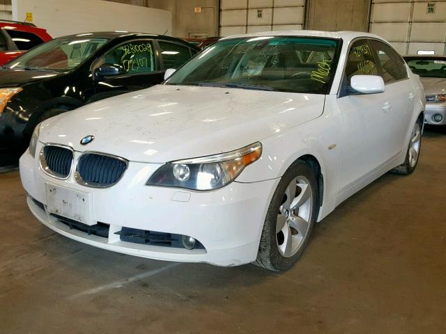 WBANE53516CK82570 - 2006 BMW 525 I WHITE photo 2