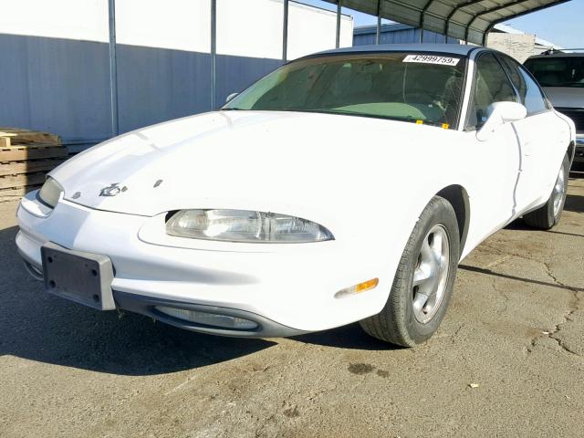 1G3GR62C5V4115093 - 1997 OLDSMOBILE AURORA WHITE photo 2