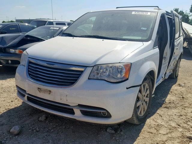 2C4RC1BG5ER314688 - 2014 CHRYSLER TOWN & COU WHITE photo 2