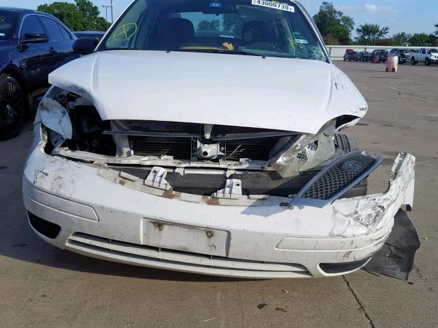 1FAFP34N76W130625 - 2006 FORD FOCUS ZX4 WHITE photo 9