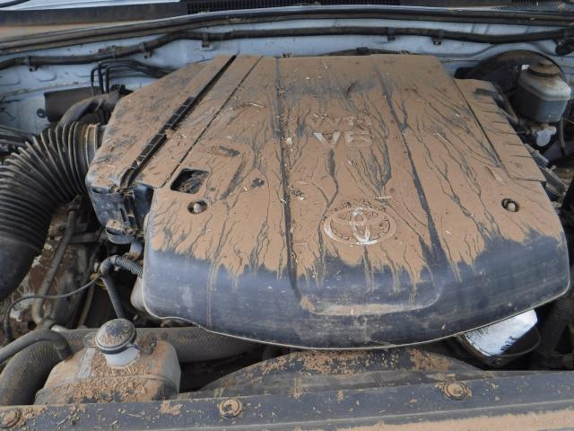 5TEJU62N18Z590726 - 2008 TOYOTA TACOMA DOU WHITE photo 7