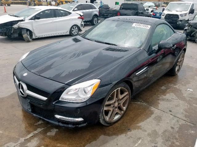 WDDPK4HA1EF080447 - 2014 MERCEDES-BENZ SLK 250 BLACK photo 2