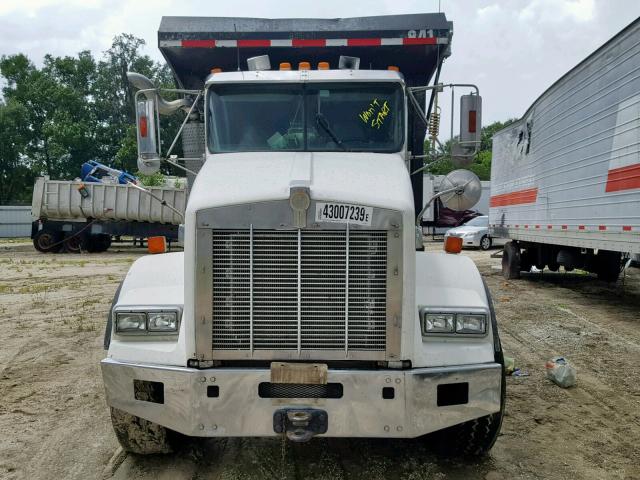 1NKDL20X3VJ755578 - 1997 KENWORTH CONSTRUCTI WHITE photo 9