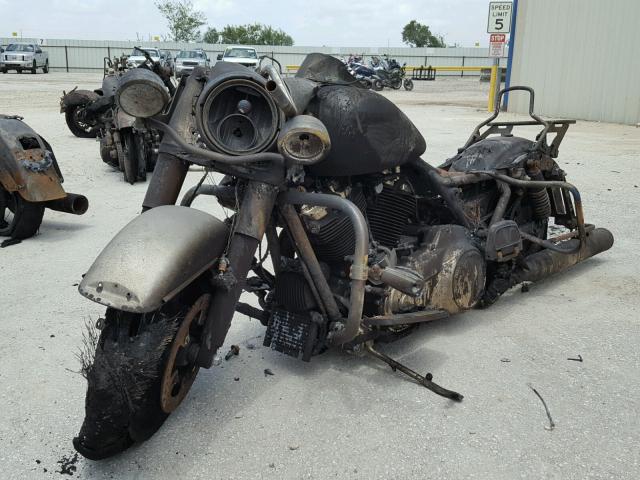 1HD1FBC1XJB647562 - 2018 HARLEY-DAVIDSON FLHR ROAD BURN photo 2