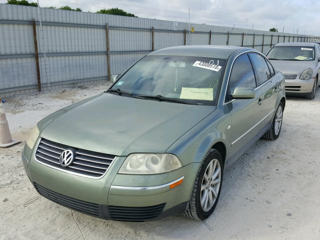 WVWMD63B64P145630 - 2004 VOLKSWAGEN PASSAT GL GREEN photo 2