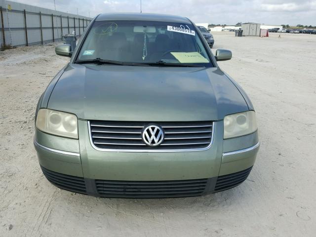 WVWMD63B64P145630 - 2004 VOLKSWAGEN PASSAT GL GREEN photo 9