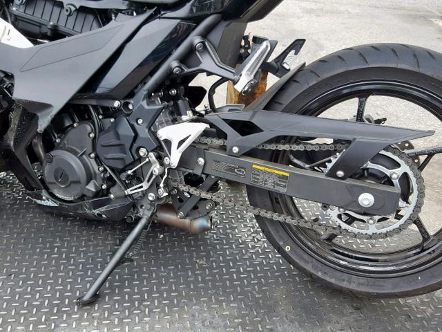 JKAEXKG16KDA24811 - 2019 KAWASAKI EX400 BLACK photo 9