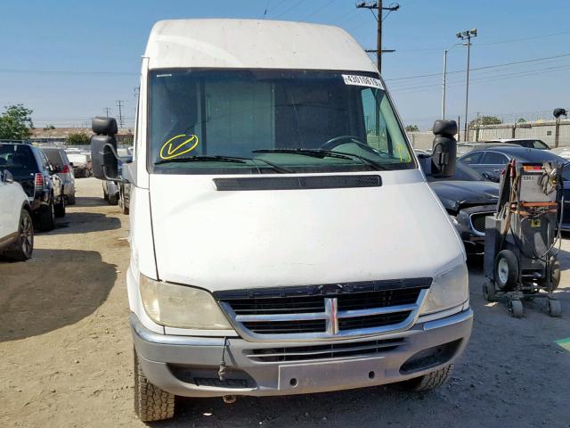 WD0PD744455809561 - 2005 DODGE SPRINTER 2 WHITE photo 9