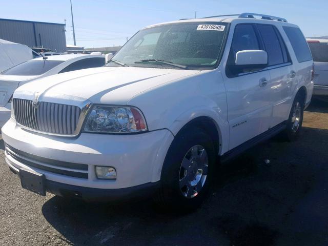 5LMFU27596LJ01436 - 2006 LINCOLN NAVIGATOR WHITE photo 2