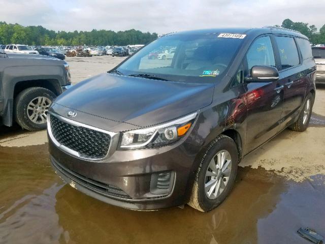 KNDMB5C10G6172484 - 2016 KIA SEDONA LX BROWN photo 2