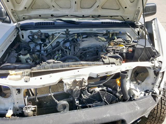 5N1ED28Y6YC562636 - 2000 NISSAN XTERRA XE WHITE photo 7