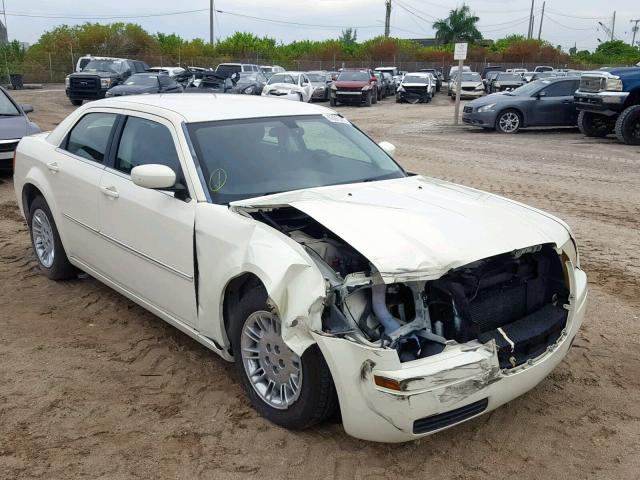 2C3KA43R68H210587 - 2008 CHRYSLER 300 LX WHITE photo 1