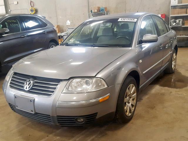 WVWPD63B02P358468 - 2002 VOLKSWAGEN PASSAT GLS SILVER photo 2