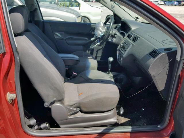 3FAFP31N05R142170 - 2005 FORD FOCUS ZX3 RED photo 5