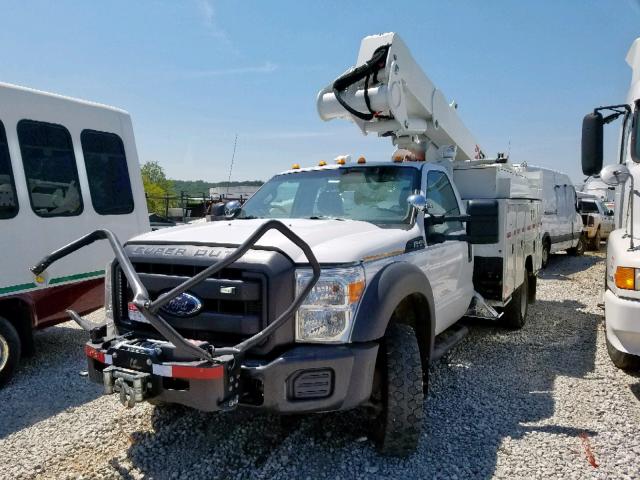 1FDUF5HY6GEA99696 - 2016 FORD F550 SUPER WHITE photo 2