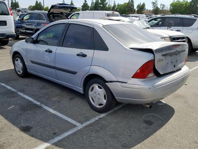 1FAFP33P82W286038 - 2002 FORD FOCUS LX SILVER photo 3