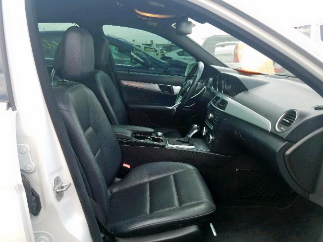 WDDGF4HB2DA746854 - 2013 MERCEDES-BENZ C 250 WHITE photo 5