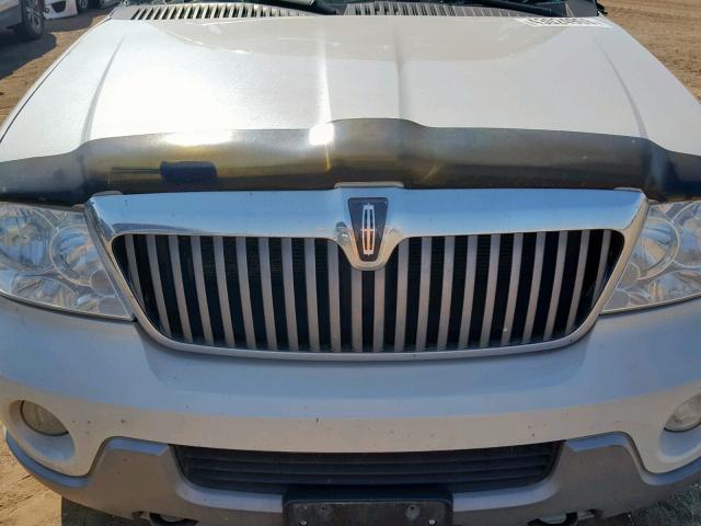 5LMFU28R64LJ36191 - 2004 LINCOLN NAVIGATOR بيج صورة 7