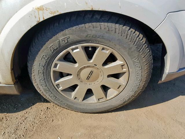 5LMFU28R64LJ36191 - 2004 LINCOLN NAVIGATOR بيج صورة 9