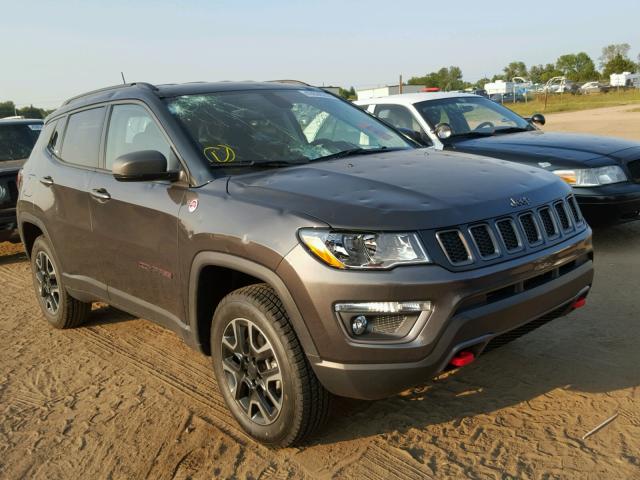 3C4NJDDB1JT456485 - 2018 JEEP COMPASS TR GRAY photo 1