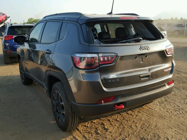 3C4NJDDB1JT456485 - 2018 JEEP COMPASS TR GRAY photo 3