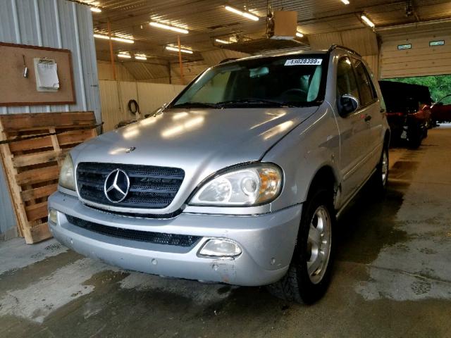 4JGAB57E64A487875 - 2004 MERCEDES-BENZ ML 350 GRAY photo 2