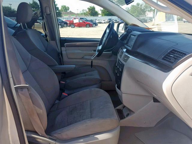 2V8HW34149R545860 - 2009 VOLKSWAGEN ROUTAN SE SILVER photo 5