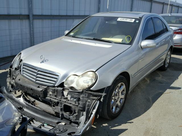 WDBRF61J15A772863 - 2005 MERCEDES-BENZ C 240 SILVER photo 2