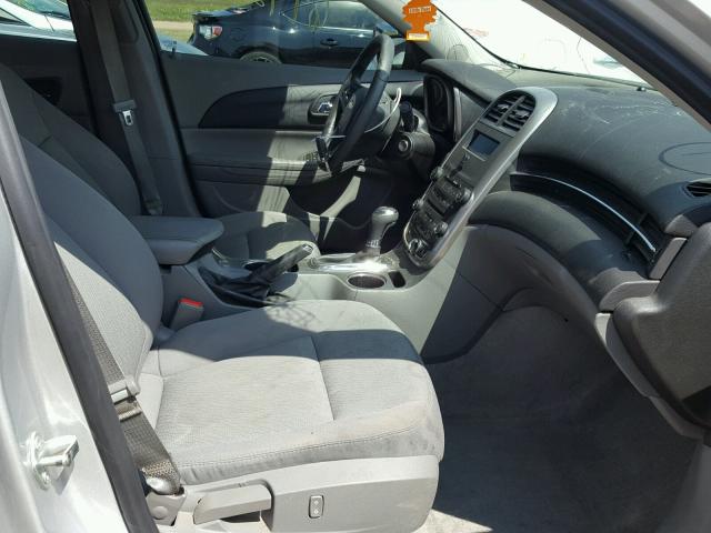 1G11B5SL1FF218787 - 2015 CHEVROLET MALIBU LS 银色 照片 5