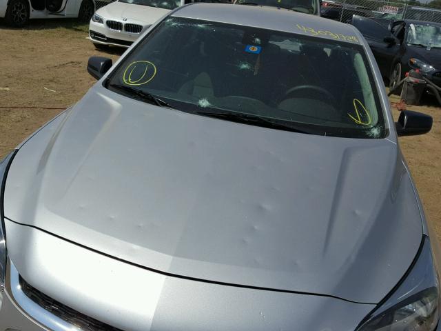 1G11B5SL1FF218787 - 2015 CHEVROLET MALIBU LS 银色 照片 9