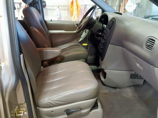 1C4GJ45393B290902 - 2003 CHRYSLER VOYAGER LX TAN photo 5