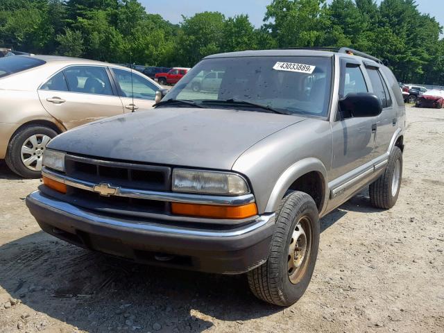 1GNDT13W712128215 - 2001 CHEVROLET BLAZER BEIGE photo 2